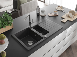 Chiuvetă granit Mexen Matias 1,5 camere cu scurgător și baterie de bucătărie Flora, negru pistruiat - 6502-76-670401-00