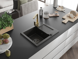 Chiuvetă de granit Mexen Enzo 1 cuvă cu scurgător și baterie de bucătărie Rita, negru/auriu metalic - 6506-75-670300-50-B